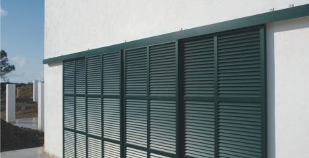 Protección solar para puertas y ventanas